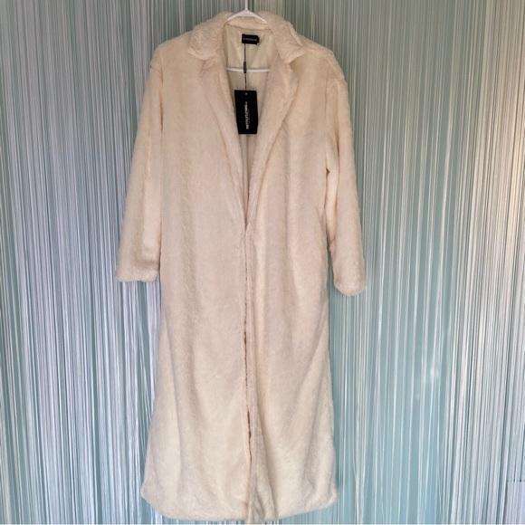 Pretty Little Thing Cream Faux Fur Maxi Coat Size US 2 NWT - Picture 3 of 17